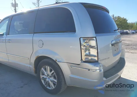 2010 Chrysler Town & Country Touring z USA, uszkodzony, nr VIN 2A4RR5D19AR286767